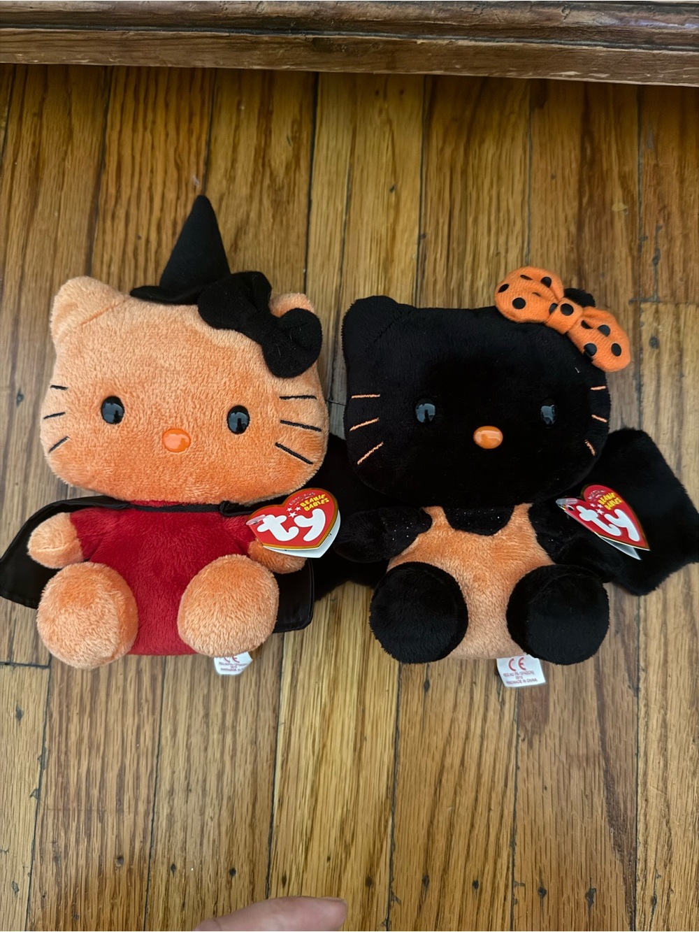 Ty Halloween Hello Kitty 2006 Plush Duo - Orange & Black